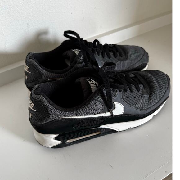 NIKE Air Max 90 Men's classic Athletic Sneakers Shoes Men's Size 11 - Picture 3 of 12